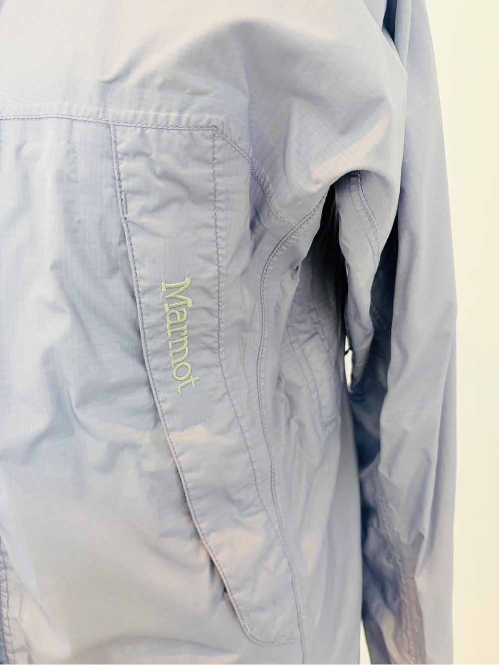 Marmot Women’s Hooded Windbreaker Jacket - Picture 3 of 10